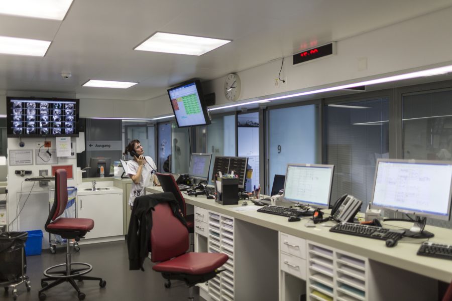 Wie Nau.ch bereits im vergangenen Jahr berichtete, musste das Inselspital 2024 etwa sechsmal täglich den Sicherheitsdienst rufen – die Dunkelziffer ungemeldeter Fälle ist deutlich höher.