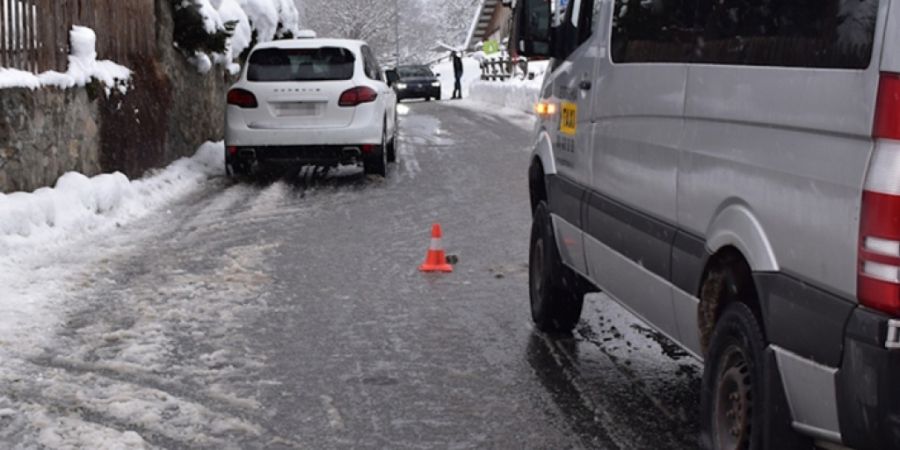 Die Kantonspolizei Graubünden ermittelt den genauen Unfallhergang.