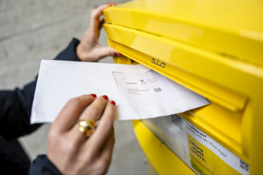 Die Gemeinde hat deshalb gemäss eigenen Angaben einen Aufruf zur Gemeindeversammlung auf die Abstimmungscouverts gedruckt: «Lassen Sie nicht nur andere über günstige Entsorgungsgebühren bestimmen. Bestimmen Sie mit!» (Symbolbild)