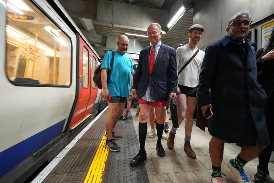 Durch ganz London führte die U-Bahn die Hosenlosen, bevor der Tag bei einem gemeinsamen Drink ausklang.