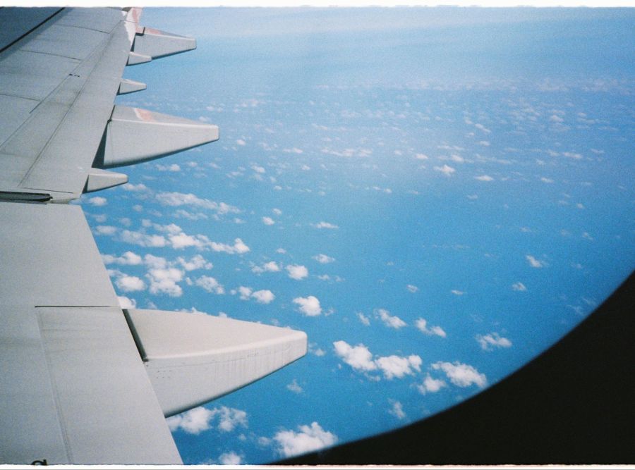 Doch aus Knigge-Sicht ist dieses Verhalten «rücksichtslos und egoistisch» und gehört nicht in die Flugzeugkabine. (Symbolbild)
