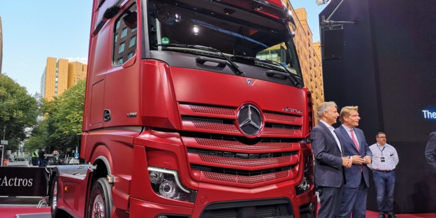 Der schwächelnde Markt in den USA und weniger verkaufte Busse haben bei Daimler Truck für einen erneuten Absatzrückgang von 9 Prozent im ersten Quartal gesorgt. (Archivbild)