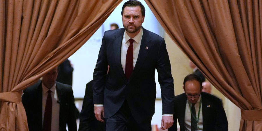 dpatopbilder - US-Vizepräsident JD Vance kommt zu einem Treffen mit dem pakistanischen Premierminister Sharif. In der pakistanischen Hauptstadt hat das Ringen um ein dauerhaftes Ende d...