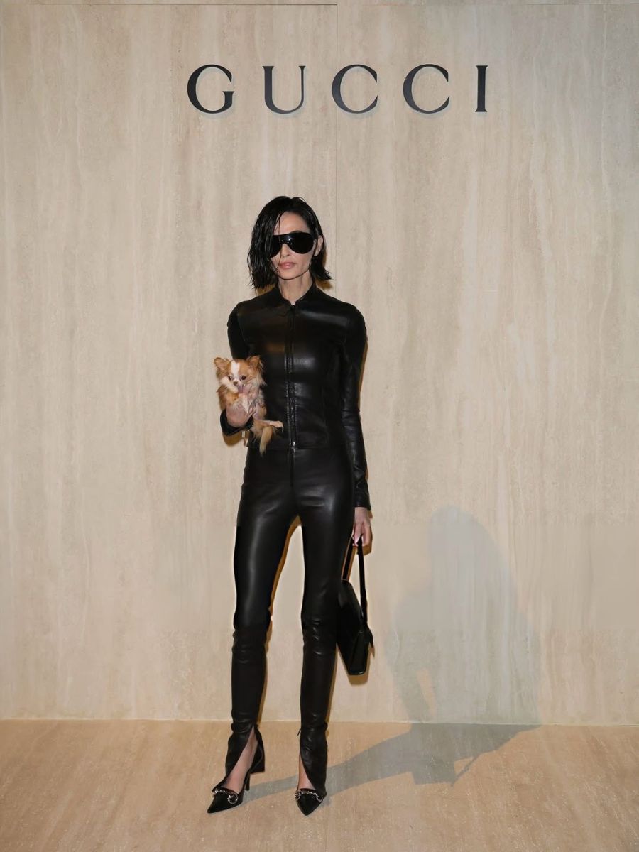 Die Schauspielerin arbeitet seit einigen Jahren mit Gucci zusammen, am Freitagabend stand sie für die Präsentation der neuen Herbst- und Winterkollektion vor der Kamera.
