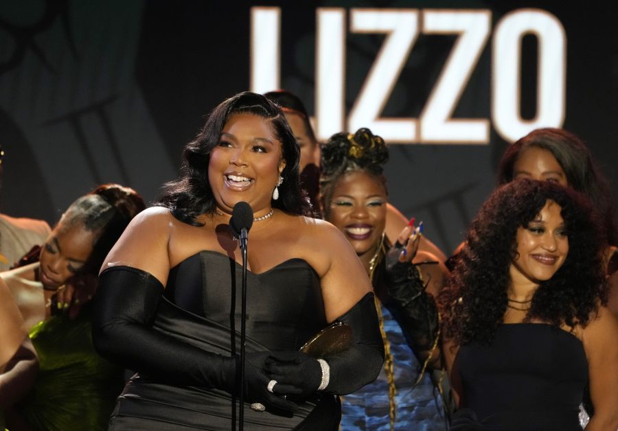 In einem Podcast verrät Lizzo, dass sie erst mit 31 Jahren das erste Mal Sex hatte.