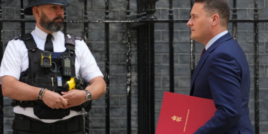Der britische Ex-Gesundheitsminister Wes Streeting kommt zu einer Kabinettssitzung in der Downing Street. Foto: Kirsty Wigglesworth/AP/dpa