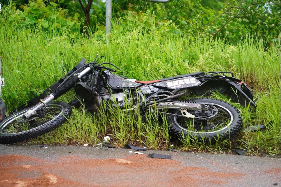 Die 17-jährige Motorradfahrerin wurde leicht verletzt.