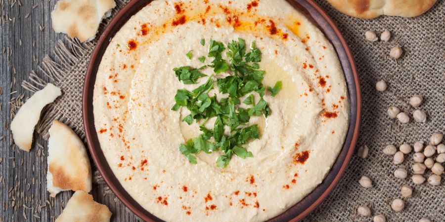 Hummus in Schale