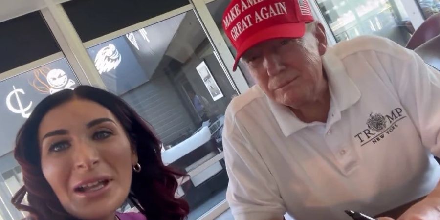 Donald Trump Laura Loomer