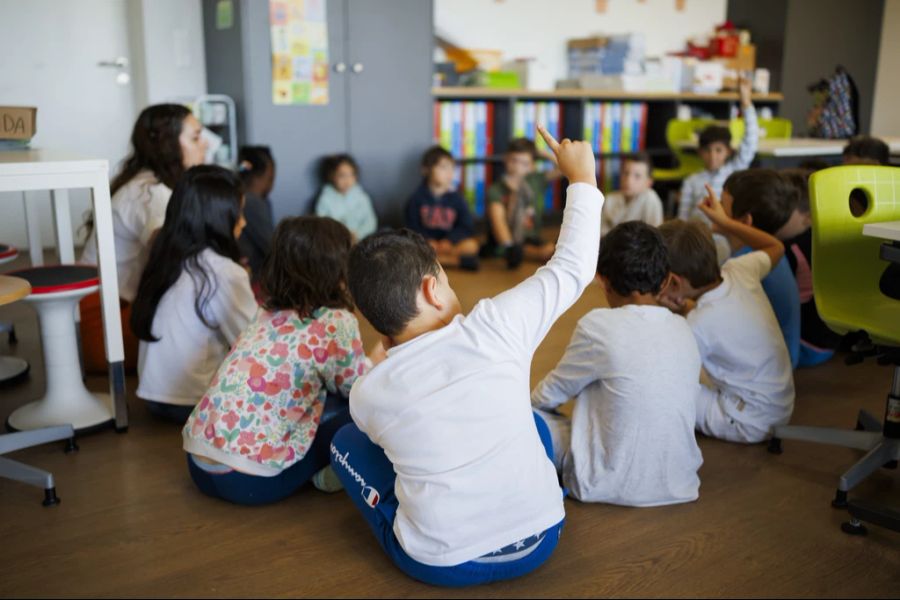 Basierend auf internationalen Studien wird davon ausgegangen, dass 7,5 Prozent der Schweizer Schulkinder in irgendeiner Form Ausspracheschwierigkeiten haben. (Symbolbild)