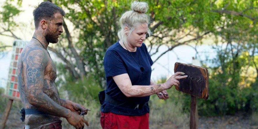 Sarah Knappik und Gigi Birofio kriegten sich bei der Schatzsuche in die Haare. (Handout-Foto)