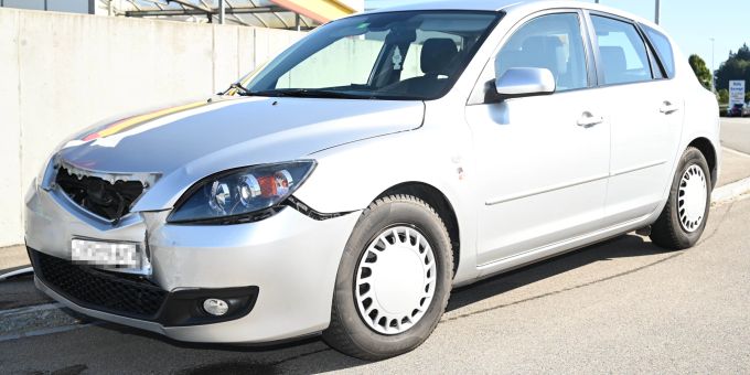 Wil: Auffahrkollision zwischen Auto und Lieferwagen. Wil: Auffahrkollision
