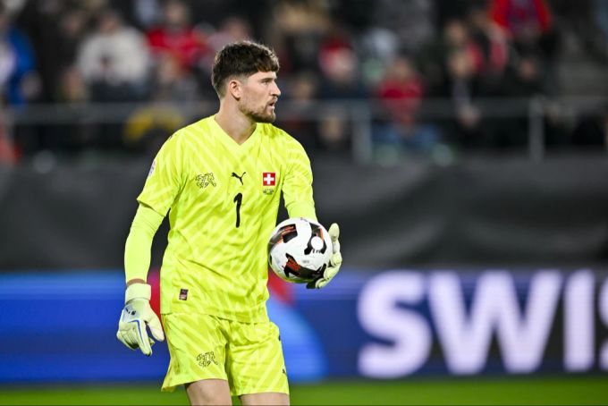 In der Partie gegen Dänemark hütete Gregor Kobel den Schweizer Kasten. gregor kobel