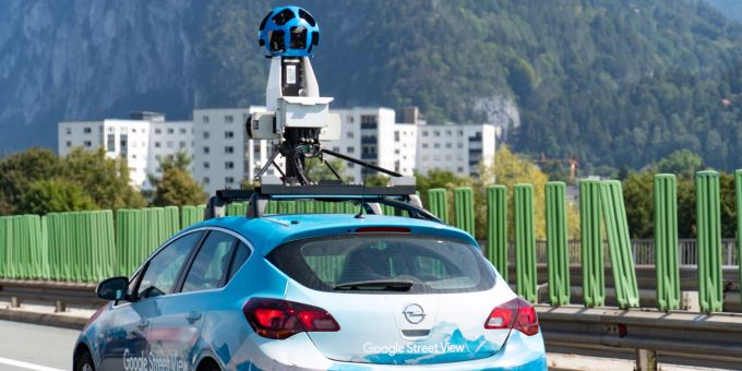 Für die Aufnahmen auf Google Street View fahren weltweit Autos mit auffälligen Kameras durch die Strassen. (Archivbild) Google Street View