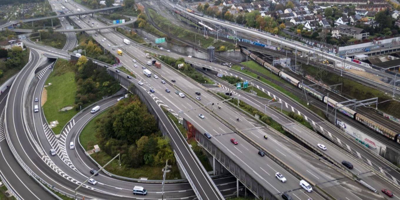 Autobahn-Ausbau könnte zu Benzinpreis-Erhöhung führen | Nau.ch