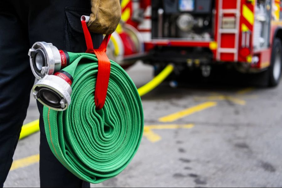 In Rheinfelden AG wurde die Feuerwehr dieses Jahr schon zehnmal zu einem Brand in der Schulanlage Engerfeld gerufen. (Symbolbild)