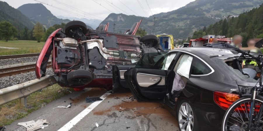 Bei einer Frontalkollision auf der N28 bei Schiers am 9. August starben zwei Personen. Immer wieder kommt es auf dem Streckenabschnitt zu schweren Unfällen. (Archivbild)