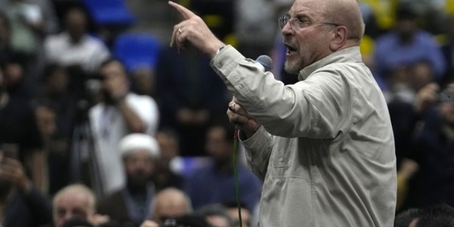 ARCHIV - Der iranische Parlamentspräsident Mohammad Bagher Ghalibaf, damals Kandidat für die Präsidentschaftswahlen, spricht bei einer Wahlkampfveranstaltung. (zu dpa: «Iran: Gewinn...