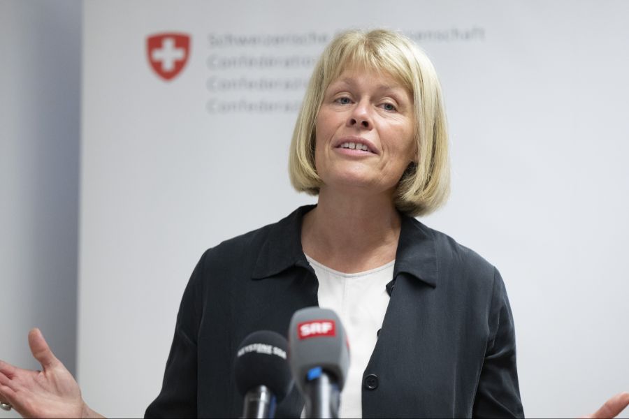 Der Konsumentenschutz (im Bild: Geschäftsleiterin Sara Stalder) kritisiert diese Praxis und fordert mehr Kulanz von den SBB.