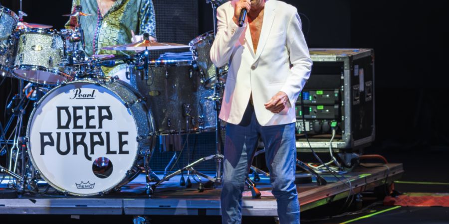 Deep Purple 2024 bei ihrem letzten Konzert in Montreux, wohin sie nun zurückkehren. Am Freitag veröffentlichen die britischen Hardrocker ihr neues Album «Splat!». (Archivbild)
