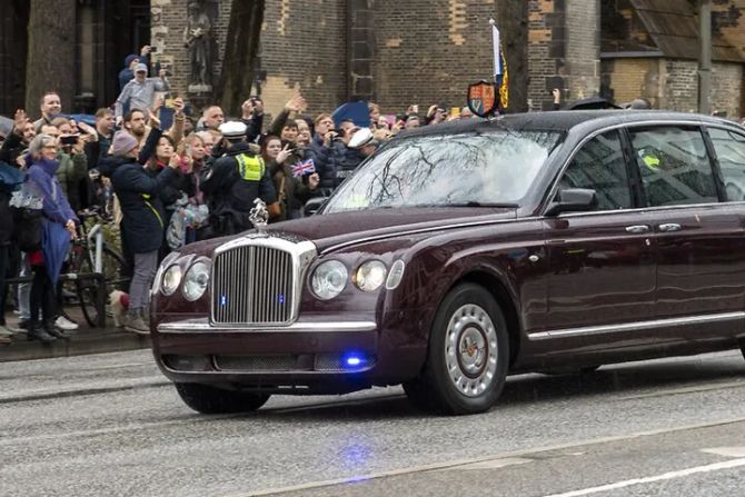 Bentley State Limousine
