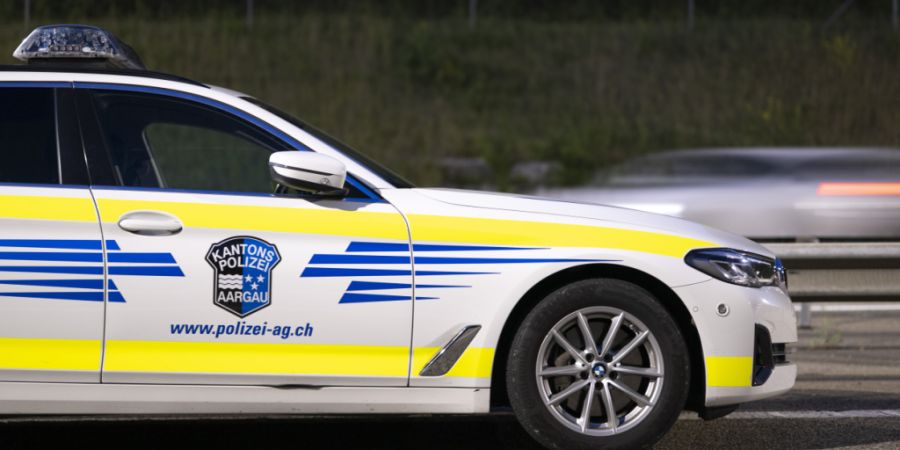 Die Kantonspolizei musste am Samstag an den Bahnhof Aarau ausrücken. Dort wurde ein 19-Jähriger nach einem Streit verletzt. (Archivbild)