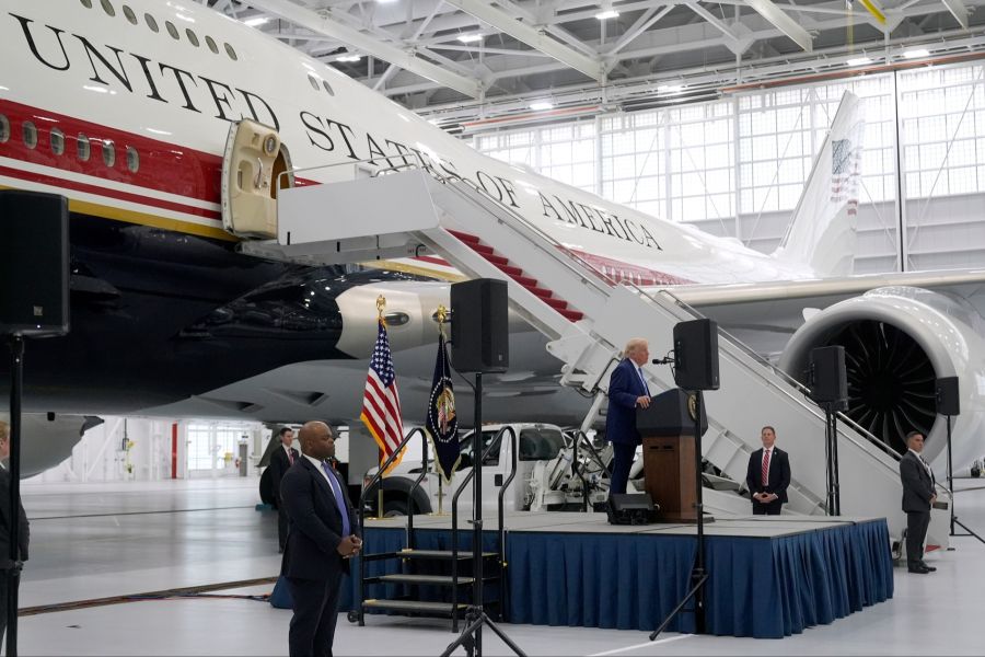 «Sie gilt als das luxuriöseste Flugzeug der Welt», sagt der US-Präsident Trump bei der Flugzeug-Präsentation.