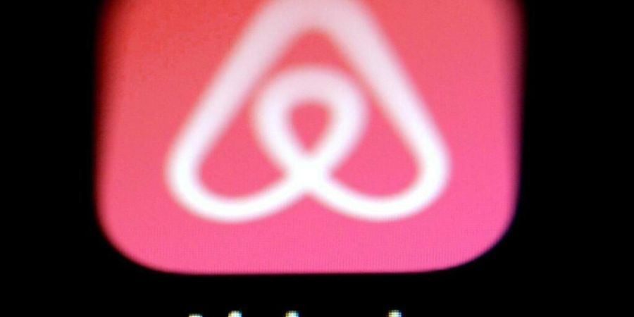 Einige Airbnb-Vermieter fordern von ihren Gästen, vor Verlassen der Unterkunft das Geschirr zu spülen und die Wäsche in die Maschine zu stecken. Die Plattform will dem nun einen Rieg...