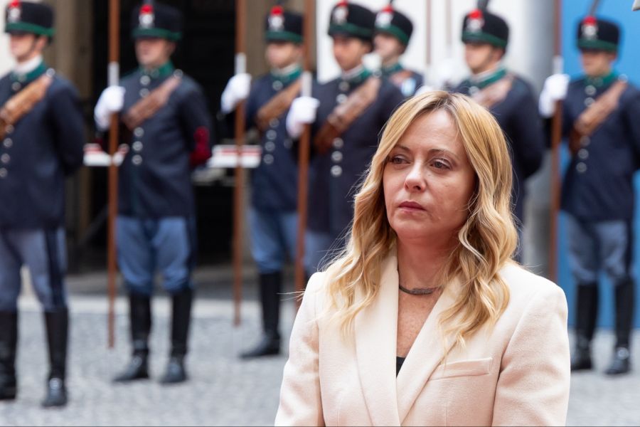 Die Kosten belaufen sich auf 1,5 Millionen Franken. Italien will diese aber trotz eines Abkommens nicht übernehmen. Im Bild: Ministerpräsidentin Giorgia Meloni.