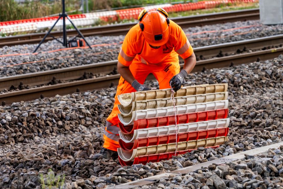 Das müsse man nun prioritär aufholen. «Das wird sehr viel kosten», so der Ex-SBB-Chef. «Und diese Finanzierung ist nicht in dem Paket ‹Verkehr 45›.»