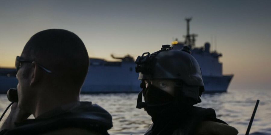 Die zur Internationalen Handelskammer gehörende Meldestelle begründete den Rückgang von Piraterieangriffen mit verstärkten Kontrollen und Ermittlungserfolgen von Behörden. (Archiv...