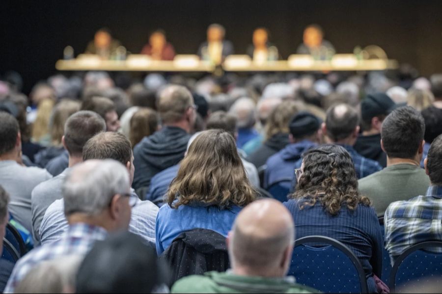 Das Interesse am Infoanlass in Arth SZ war gross. 1000 Menschen sollen sich versammelt haben.