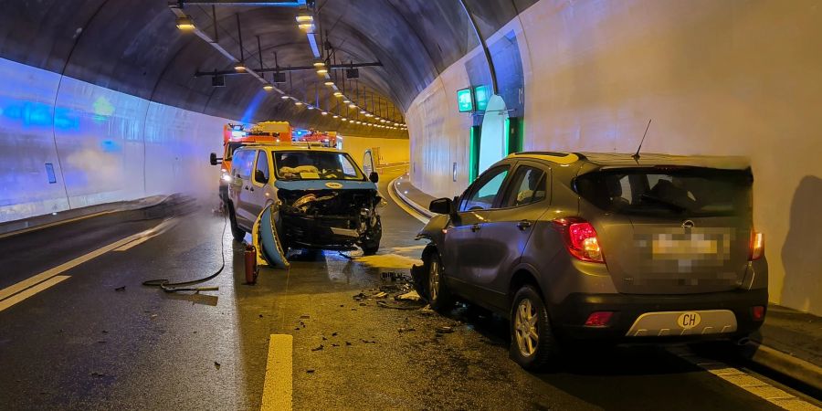 Frontalkollision im Naxbergtunnel.