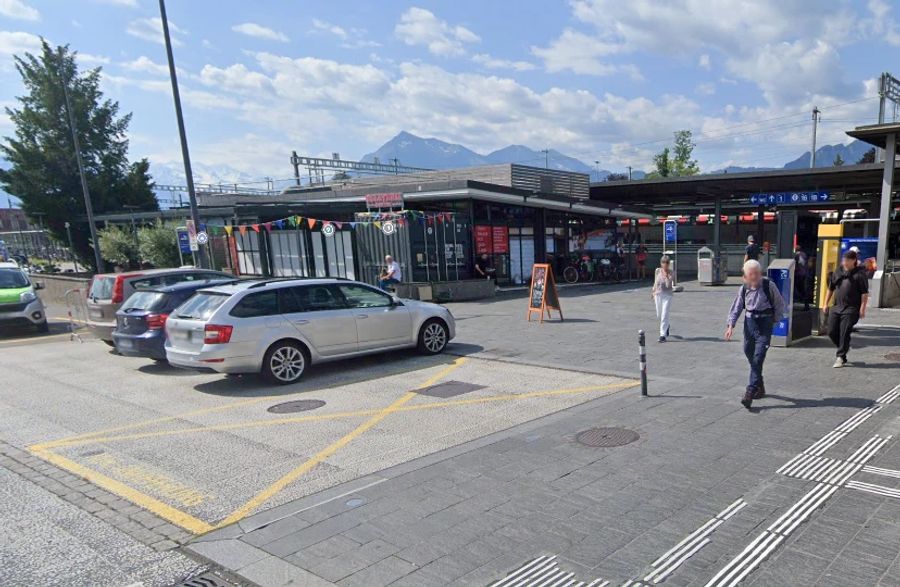 In diesem Pavillon beim Bahnhof Thun ist nun der Starbucks – respektive die Baustelle für den Starbucks.