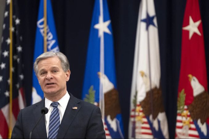 Christopher Wray leitetet das FBI bis zum Amtsantritt von Donald Trump im Januar. (Archivbild) Christopher Wray FBI