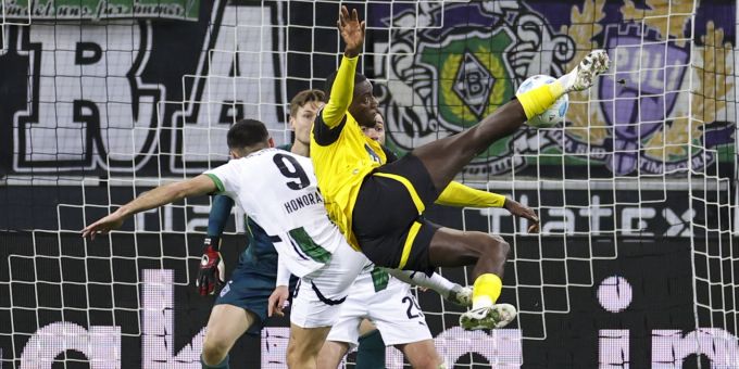 Borussia Dortmund und Borussia Mönchengladbach trennen sich in der Bundesliga mit einem 1:1-Remis. Bundesliga BVB Borussia Mönchengladbach