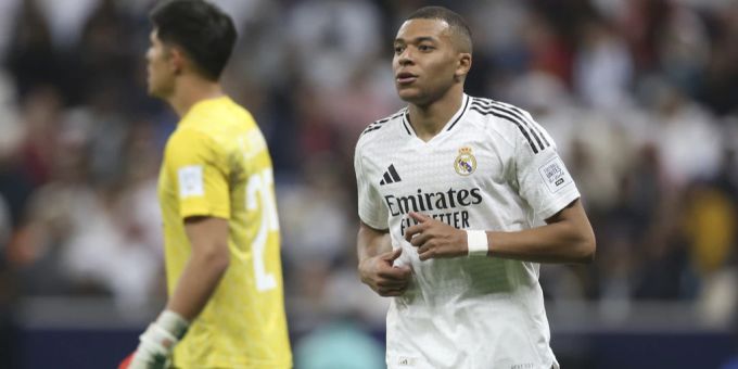 Kylian Mbappé sieht sich mit Kritik konfrontiert. Kylian Mbappé