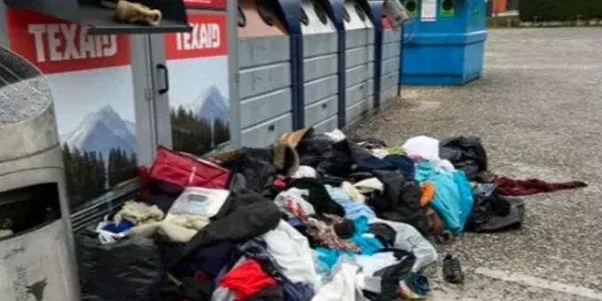 «Sauerei!» - Zürcher kippen Altkleider einfach auf den Boden