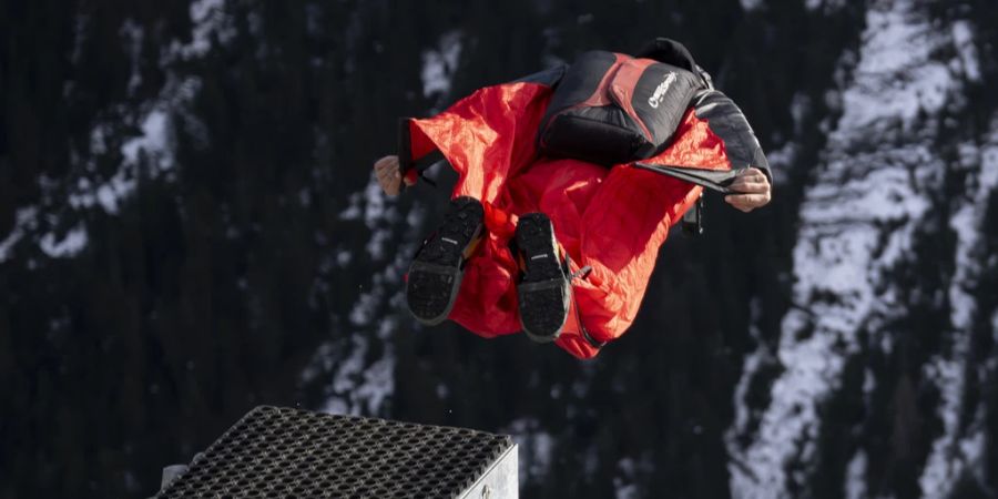 Basejumper Mürren Lauterbrunnen