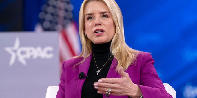 Auch Namen - US-Justizministerin fordert weiteres Epstein-Material an