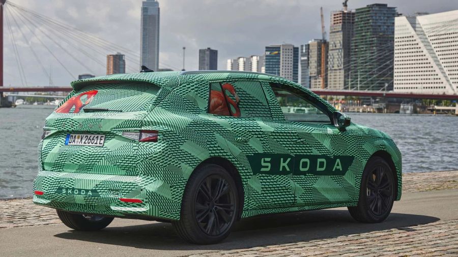 Skoda Elroq, getarnt mit Heckansicht