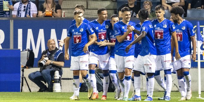 Die Spieler des FC Luzern feiern das Tor von Nicky Beloko gegen den FC Sion. FC Luzern FC Sion