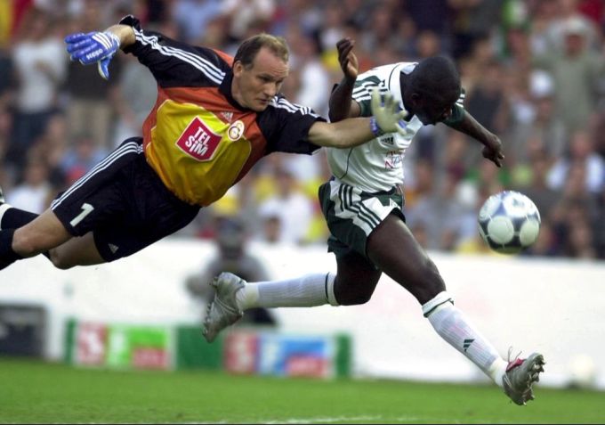 2001 reichen die Tore von Charles Amoah gegen Galatasaray nicht zum Weiterkommen. FC St.Gallen