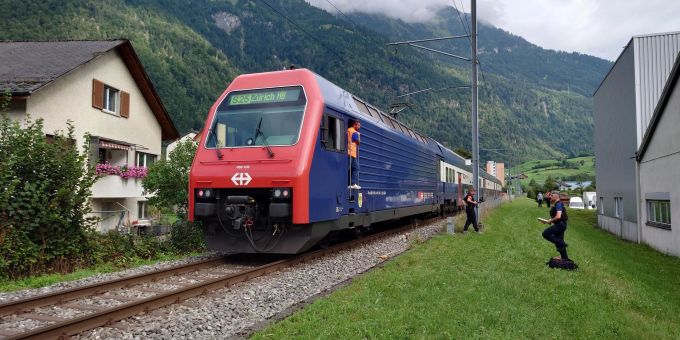 Ennenda: Frau von Zug erfasst. Personenunfall Ennenda