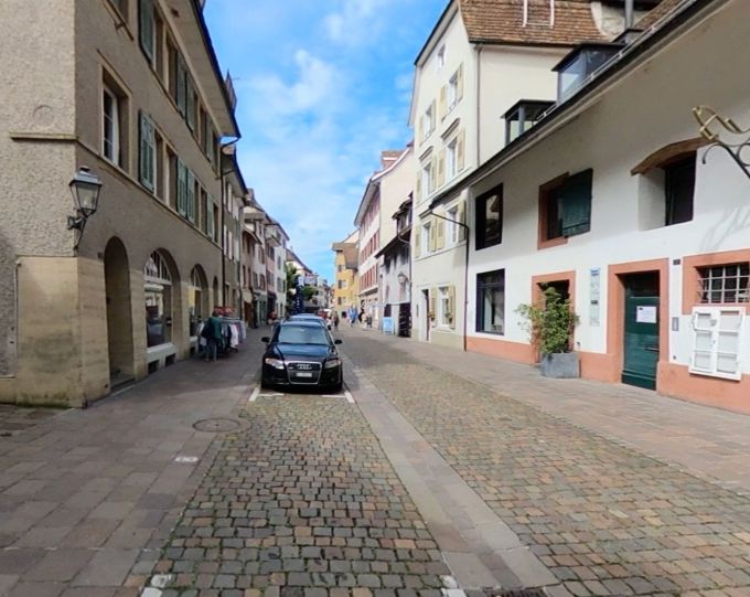 In der Rheinfelder Kupfergasse fahren Autos – auch können sie dort parkieren. kupfergasse rheinfelden
