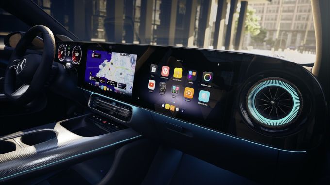 Der Bordcomputer des neuen Mercedes-Benz. Mercedes-Benz