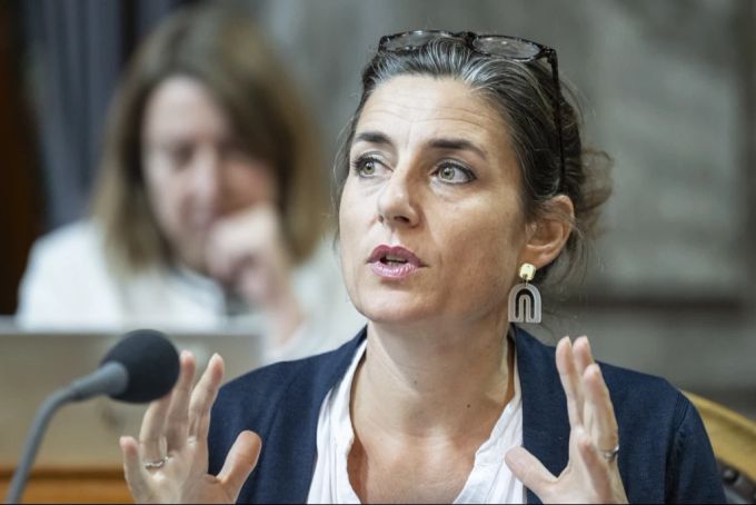 Für SP-Ständerätin Flavia Wasserfallen sind die Wiederholungsfolgen von SRF zur besten Sendezeit ein Alarmsignal. SRF