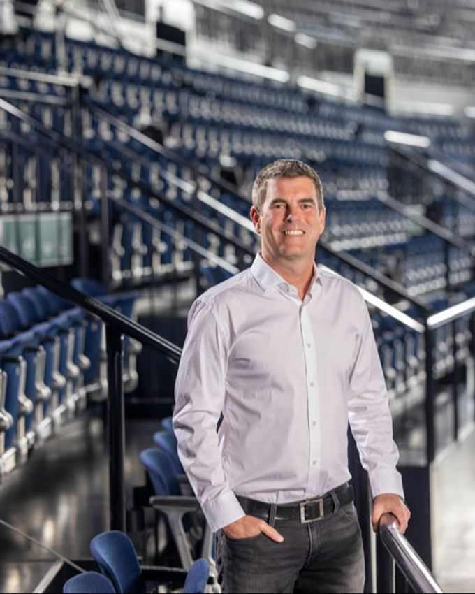 Hallenstadion-CEO Philipp Musshafen gibt zu bedenken, dass der Zusatzaufwand bei Handyverboten gross sei. Hallenstadion