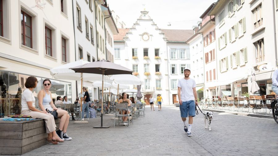 Fussgängerzone Fussgänger Kopfsteinpflaster Innenstadt