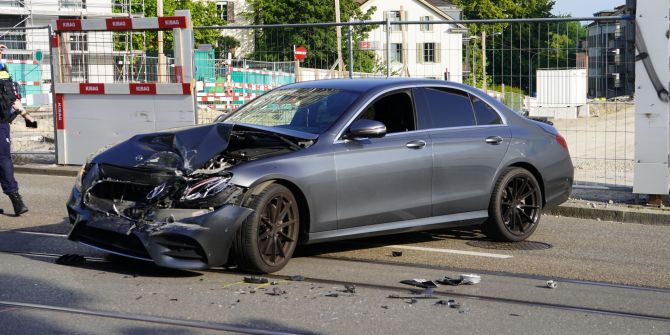 Mercedes Tram Unfall